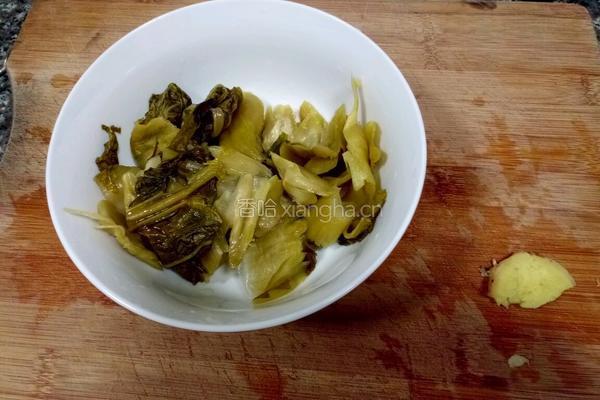 酸菜胡豆瓣汤的做法图解3