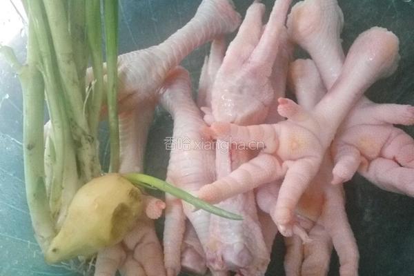 卤水鸡爪的做法图解1