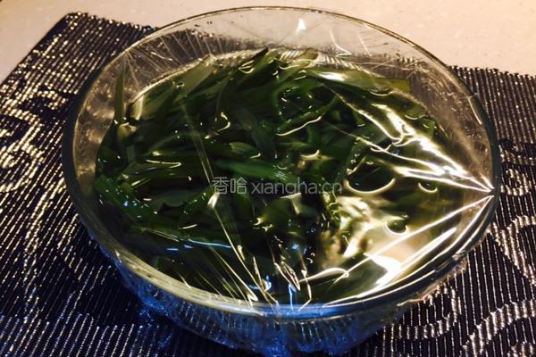爽脆裙带菜的做法图解5