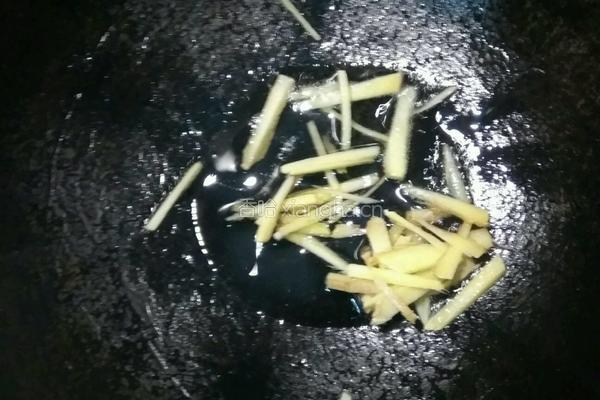香芹炒肉片的做法图解3