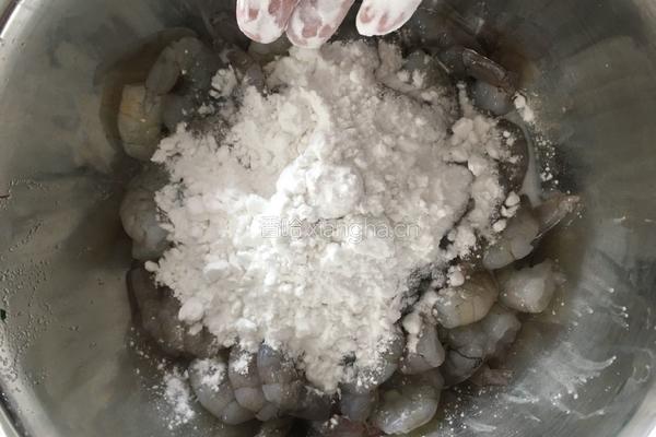 牛奶炸虾 仁的做法图解3