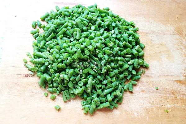 缸豆香菇木耳饺子馅的做法图解5