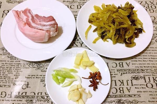 酸菜白肉的做法图解1