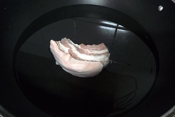 酸菜白肉的做法图解2