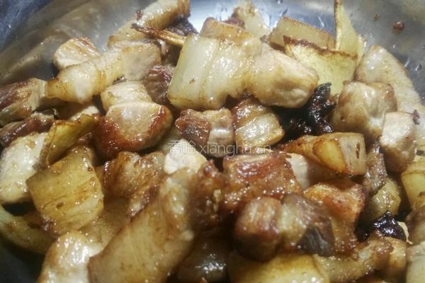 琥珀鹌鹑蛋红烧肉的做法图解2