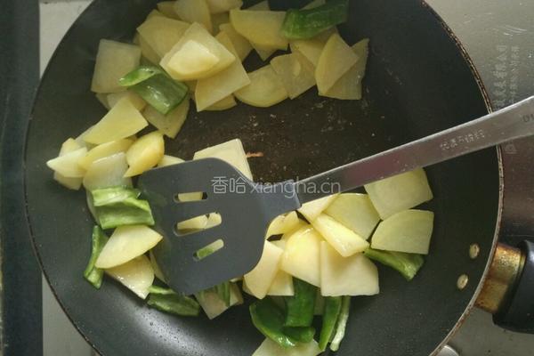 青椒炒土豆片的做法图解4