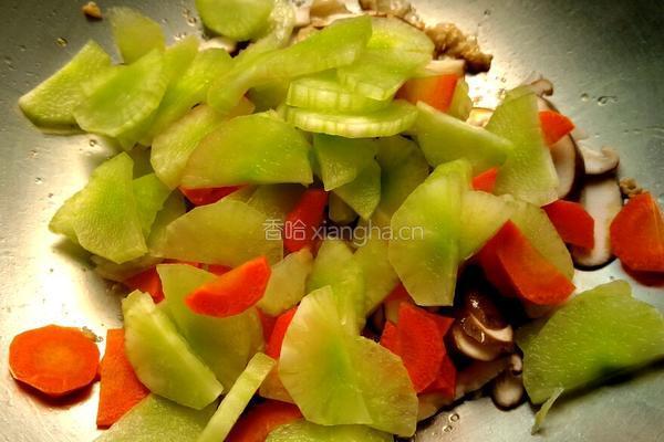 青笋香菇炒肉的做法图解5