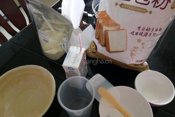 奶香包的做法图解1