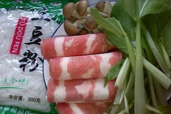 砂锅肥牛土豆粉的做法图解1
