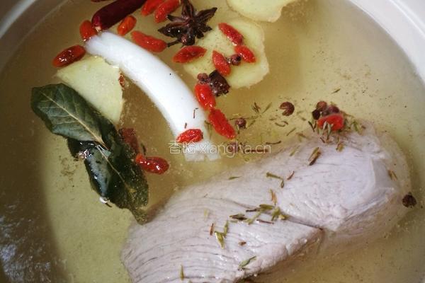 「Cathy边吃边营养」零油脂版卤猪肉的做法图解8