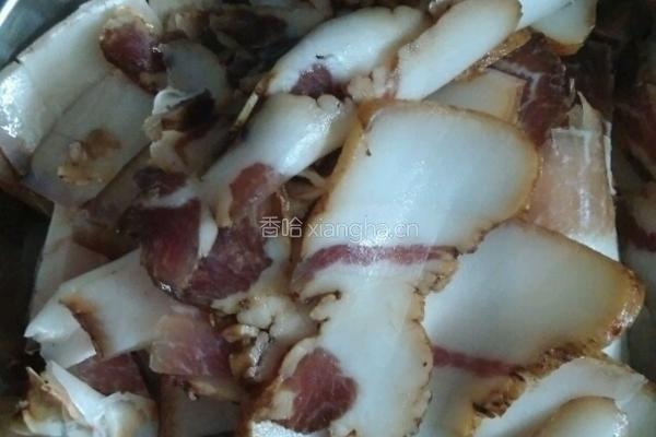 腊肉焖豌豆的做法图解1