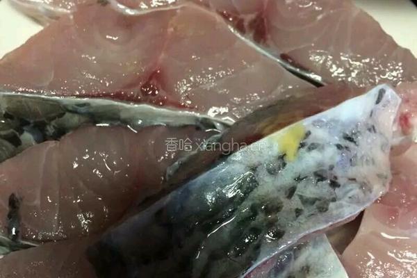 炸鱼块的做法图解1