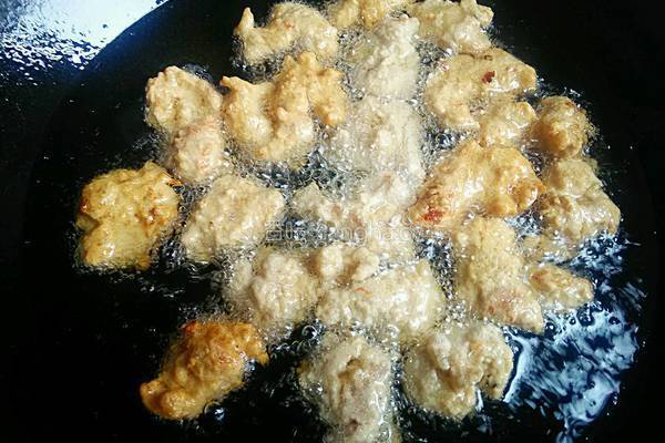 炸酥肉的做法图解9