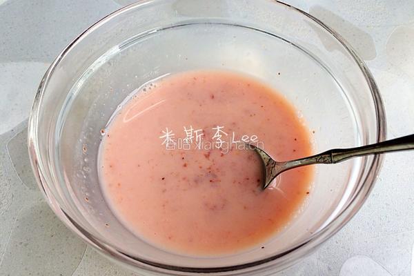 草莓慕斯蛋糕的做法图解4