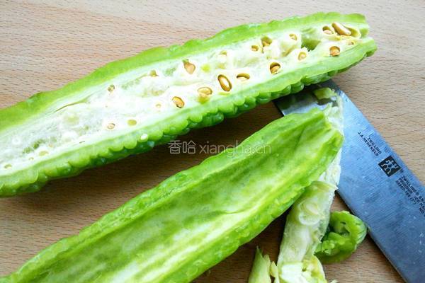 苦瓜炒肉的做法图解2