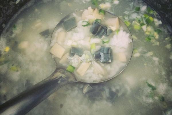 早餐皮蛋粥＋煎包子的做法图解3