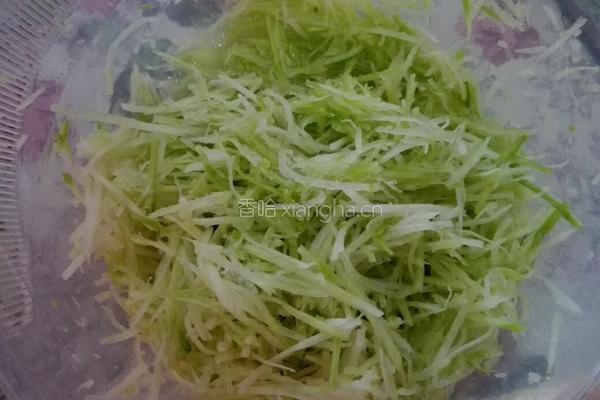 香醋萝卜丝的做法图解2