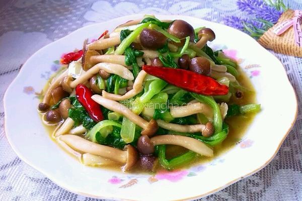 蟹味菇炒小油菜的做法图解7