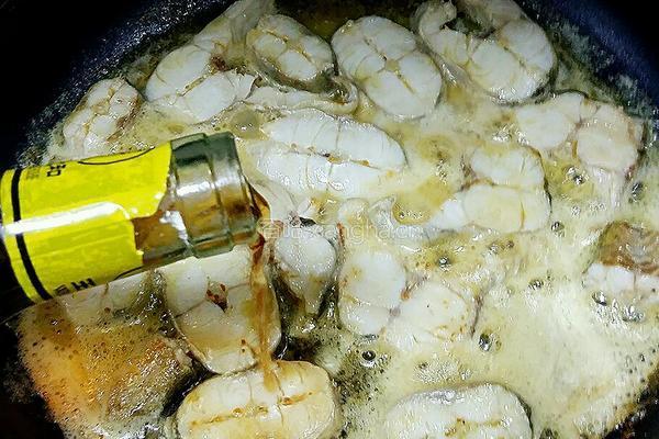 鳕鱼豆腐汤的做法图解5