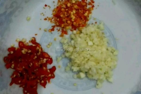 辣椒凉拌黄瓜的做法图解2