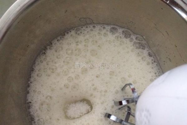 戚风蛋糕的做法图解3