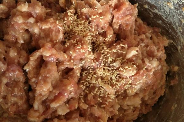 芹菜猪肉馅饺子的做法图解2