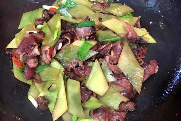莴笋炒腊肉的做法图解9