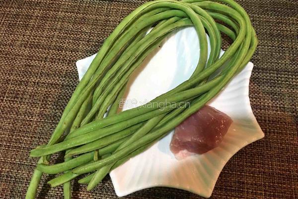 肉末豆角的做法图解1