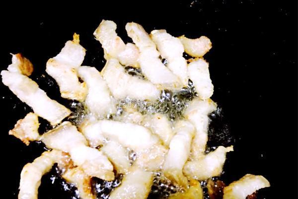 葱香花肉炒银芽的做法图解4