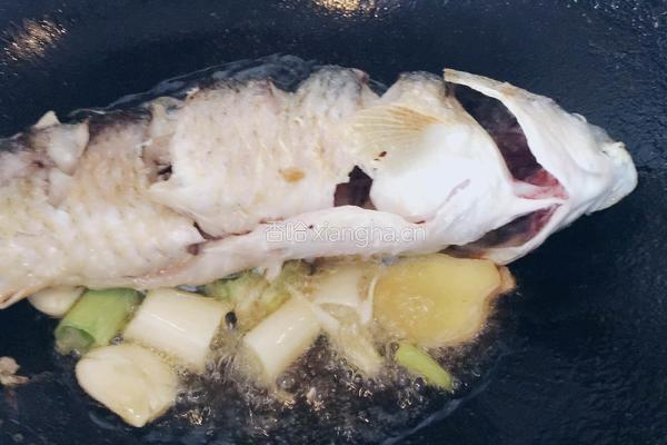 酱香鱼🐟的做法图解2