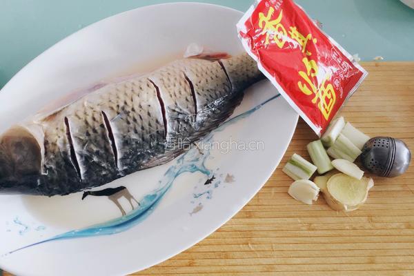 酱香鱼🐟的做法图解1