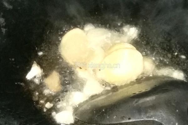 干锅土豆回锅肉的做法图解7