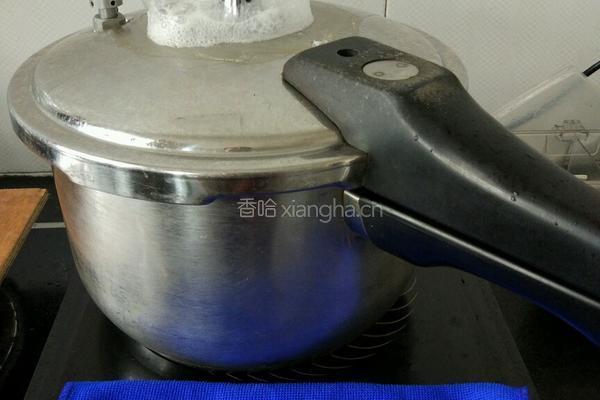 莲藕甜汤的做法图解2