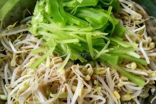 莴笋拌绿豆芽的做法图解1