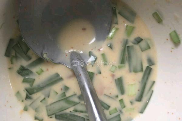 韭菜火腿鸡蛋饼的做法图解2