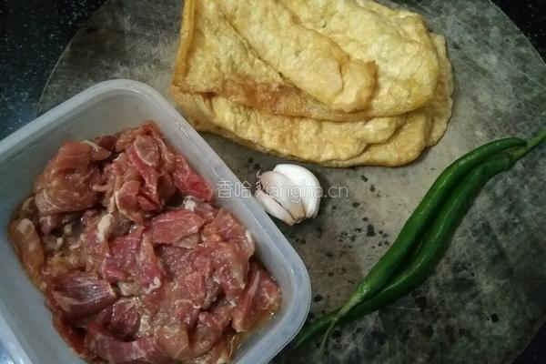 豆干榨菜炒肉的做法图解1