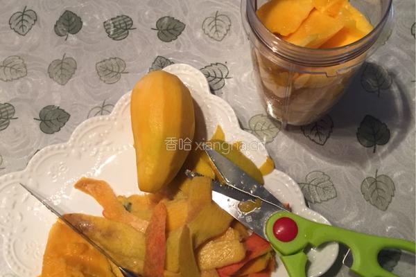 芒果奶昔的做法图解1