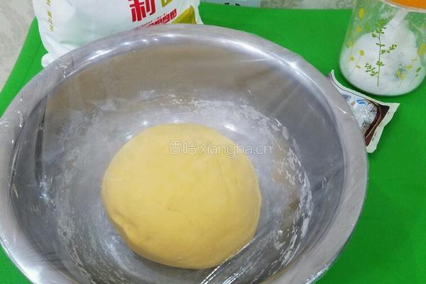 玫瑰南瓜花卷的做法图解3