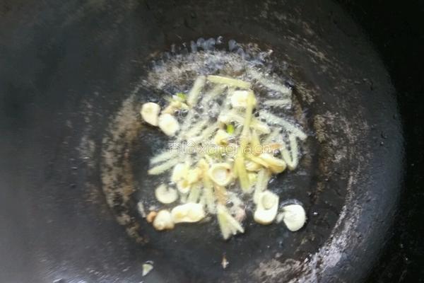 香菇肉丝米粉的做法图解3