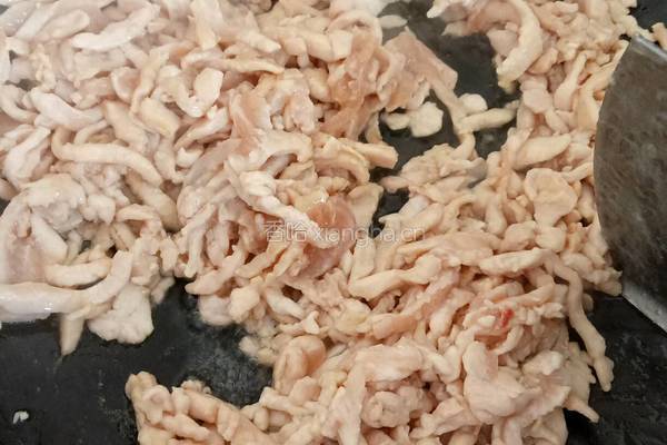 双椒炒鸡胸肉的做法图解5