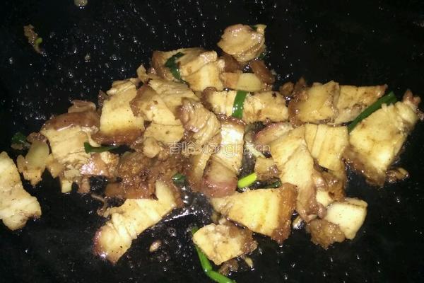 蒜苔炒烧肉的做法图解3
