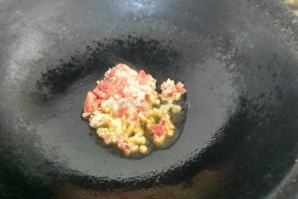 肉酱拌菠菜的做法图解3