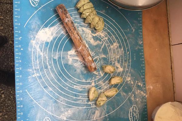 大白菜酸菜饺子的做法图解3