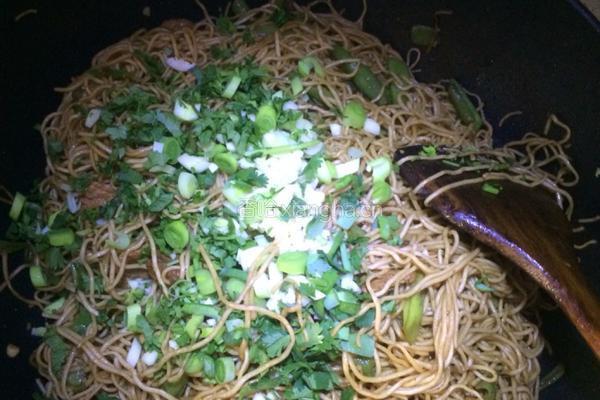 豆角炒肉蒸面条的做法图解11