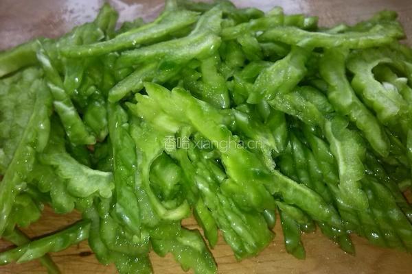 豆豉苦瓜的做法图解3