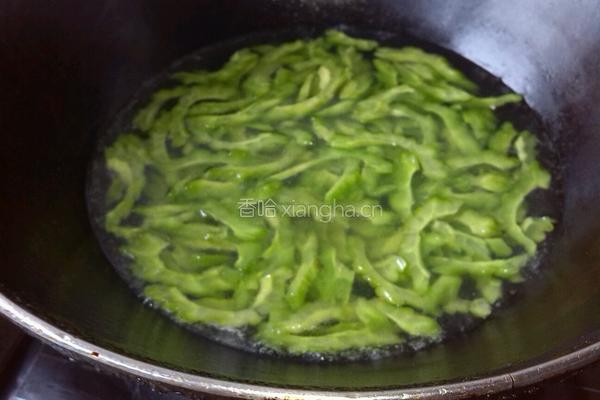 豆豉苦瓜的做法图解4