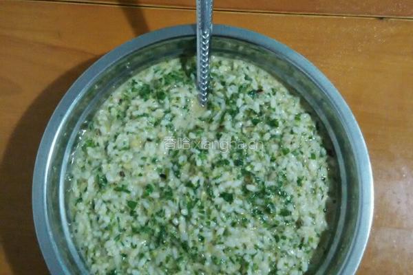 剩饭菜蛋饼的做法图解3