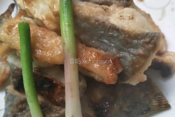 鱼面条(家常菜）的做法图解1