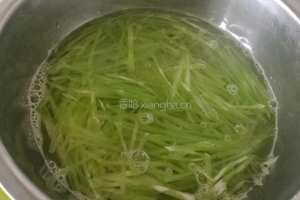 凉拌莴笋的做法图解3