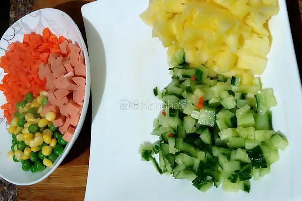 田园菠萝炒饭的做法图解3